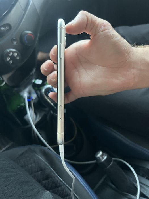 Ayfon 11 oq 64 yomks 71