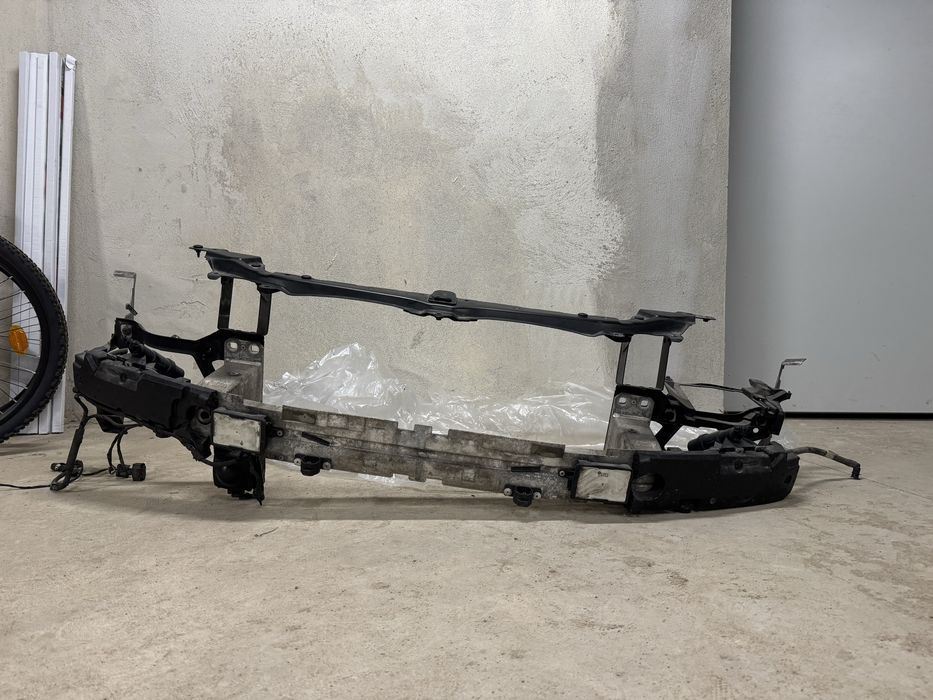 Маска (греда) BMW E60 facelift с дистроник