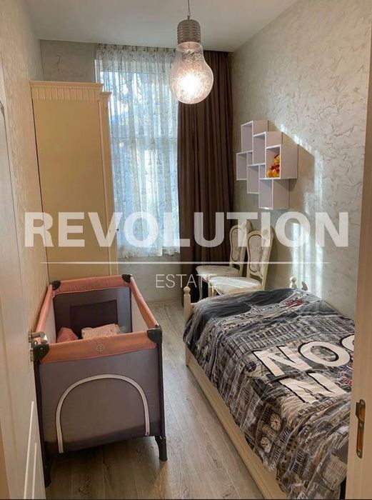 Дава се под наем Тристаен апартамент в Варна, Гръцка махала - 74 кв.м за 850 € - Снимка #2