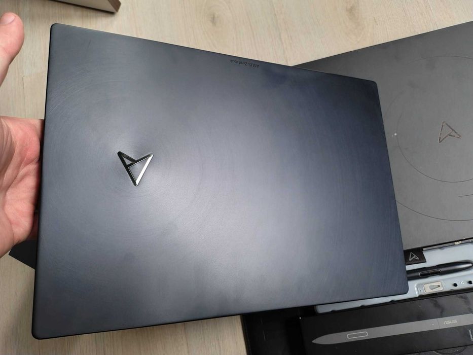 ASUS Zenbook Pro 14 Duo OLED, i7‑12700H, 16GB, 1TB SSD, RTX 3050 Ti