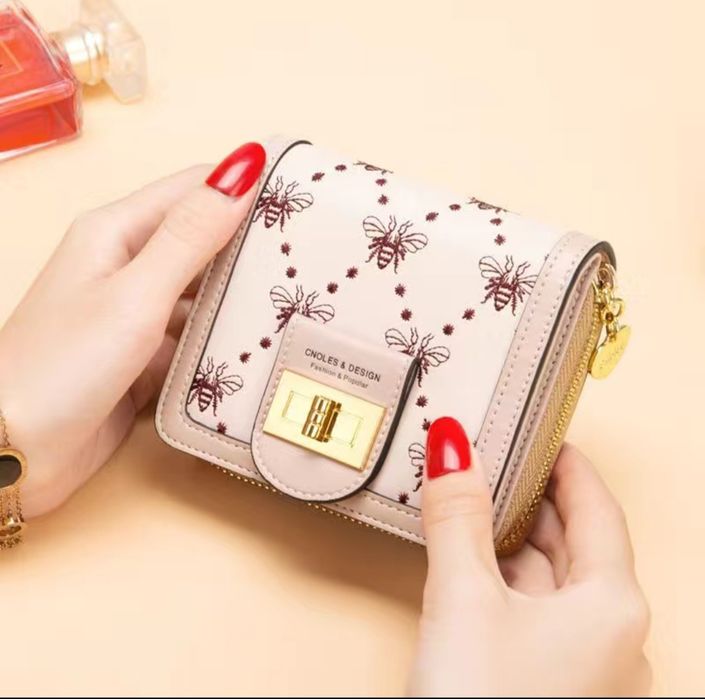 В наличии кошелёк