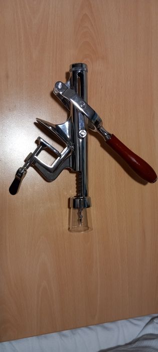 Стационарен професионален тирбушон