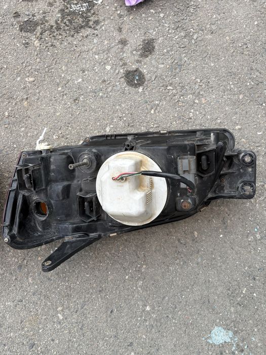 Продам фары на субару аутбэк