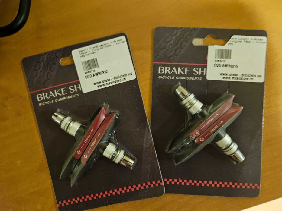 Комплект 2 шестостенни спирачни челюсти Leoshi V-Brake, дължина 70 мм, цвят черен/червен