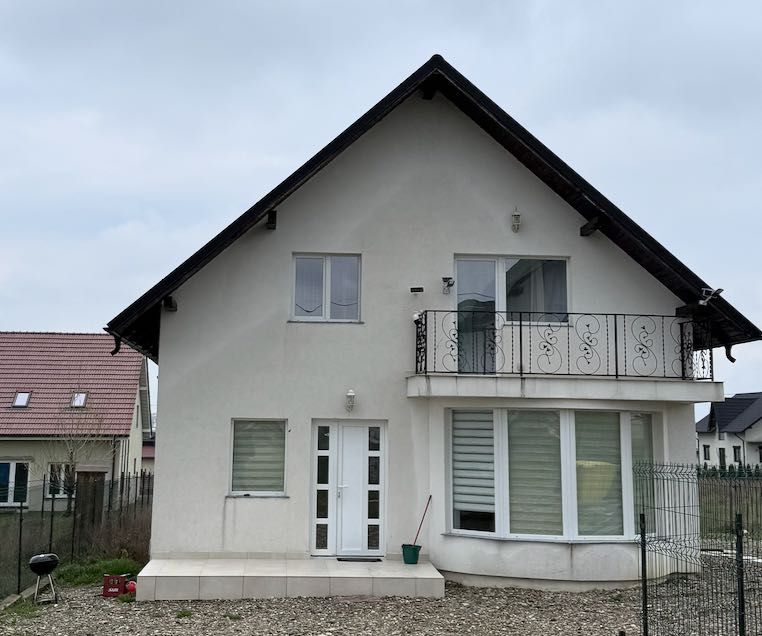 Închiriere Casa 4 dormitoare Scheia