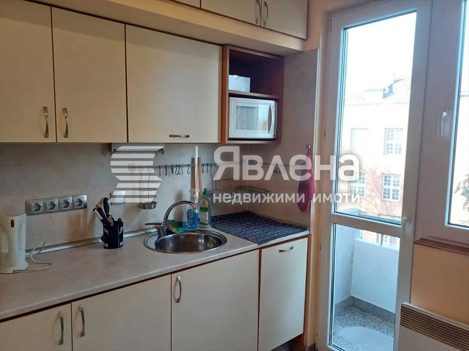 Дава се под наем Тристаен апартамент в София, Център - 95 кв.м за 443.7 € - Снимка #7