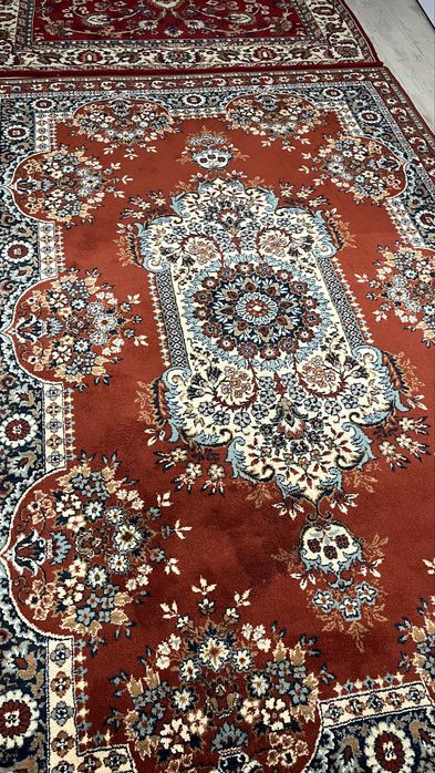 Кілем сатылады 2*3 размерде 2 шт бар