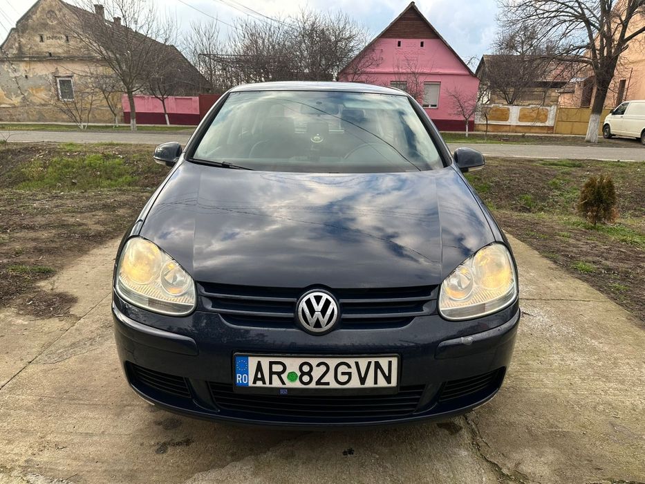 Golf 5 an 2007 înmatriculată se circula  zilnic