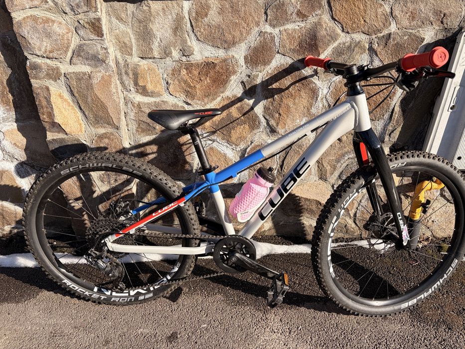 Bicicleta XC copii 8.8kg furca carbon Cube Reaction 240 PRO