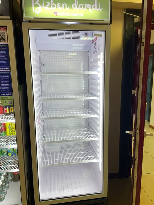 Холодильник витринный KLEO VS 550