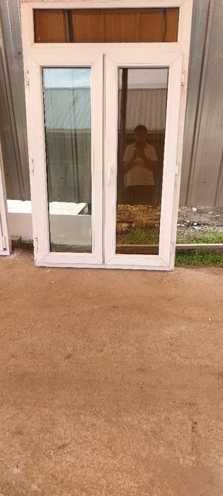 Окна пластиковые 3 шт б/у с тонировкой