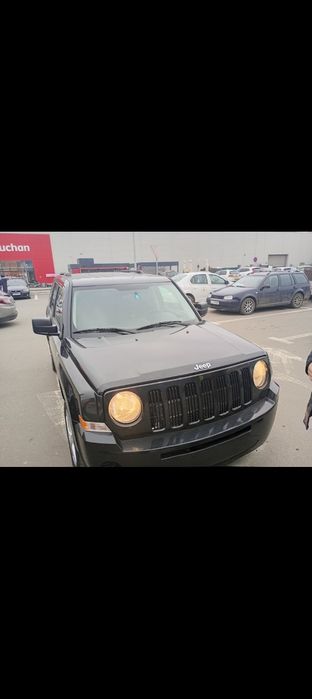 Vând Jeep Patriot