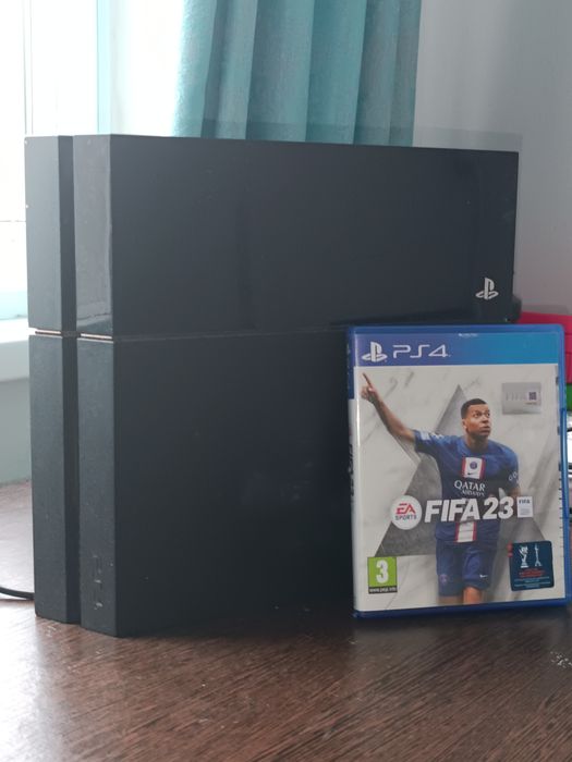 Продаётся PS4 PRO и FIFA23.