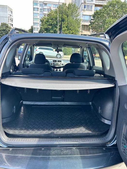 Toyota RAV 4 2. 2 D-4D 151к. 2006