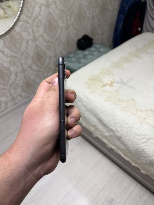 Продам iPhone 11 128g