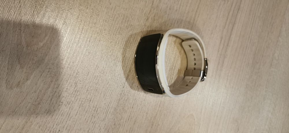 Смарт часовник Samsung Gear S