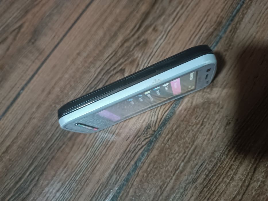 Nokia C6-00. Retro original!