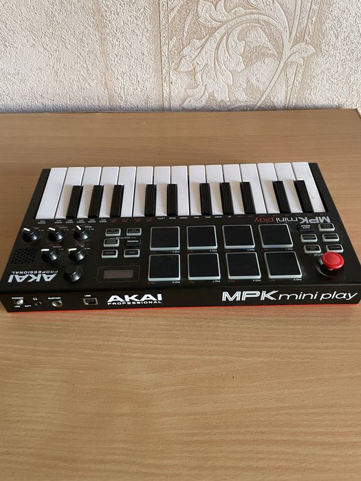 Продам Akai MPK Mini play