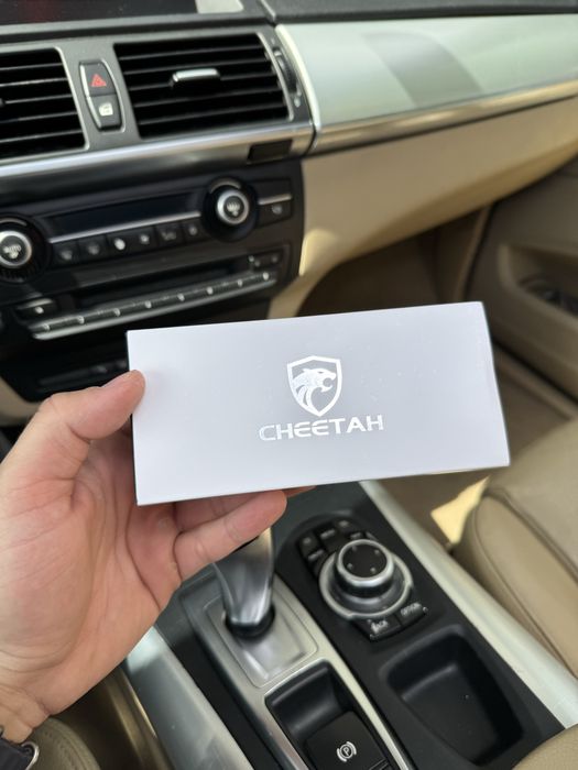 Часовник Cheetah златен - чисто нов