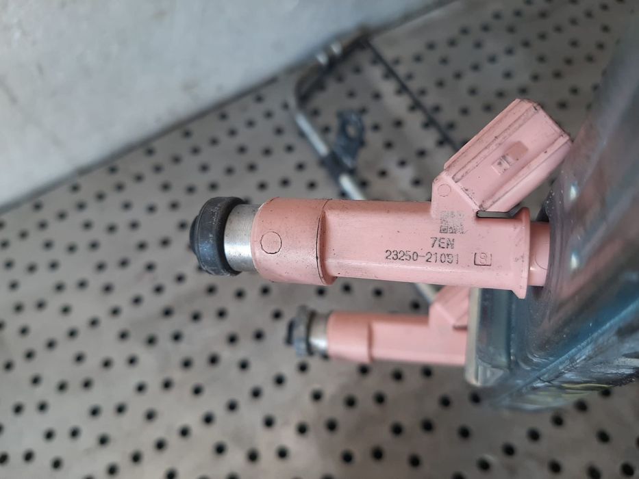 injector x1n2 1.5 b toyota yaris 3 hybrid p92 2017 23250-21091