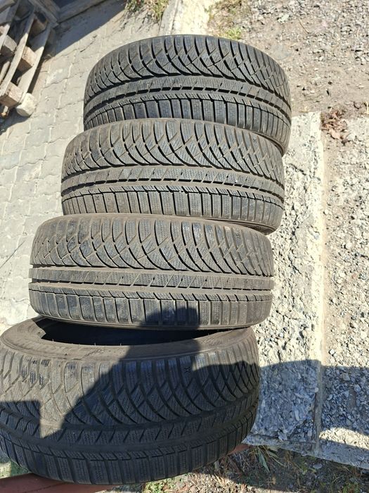 Продам шины. 215/45/17 кумхо