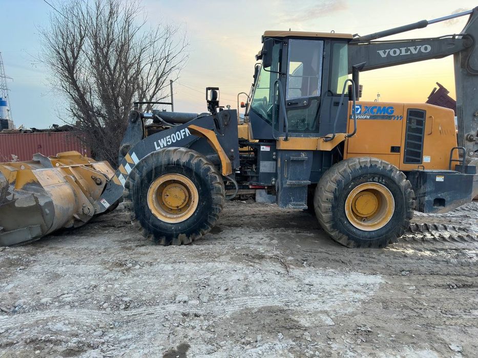 фронтальный погрузчик LW500FN