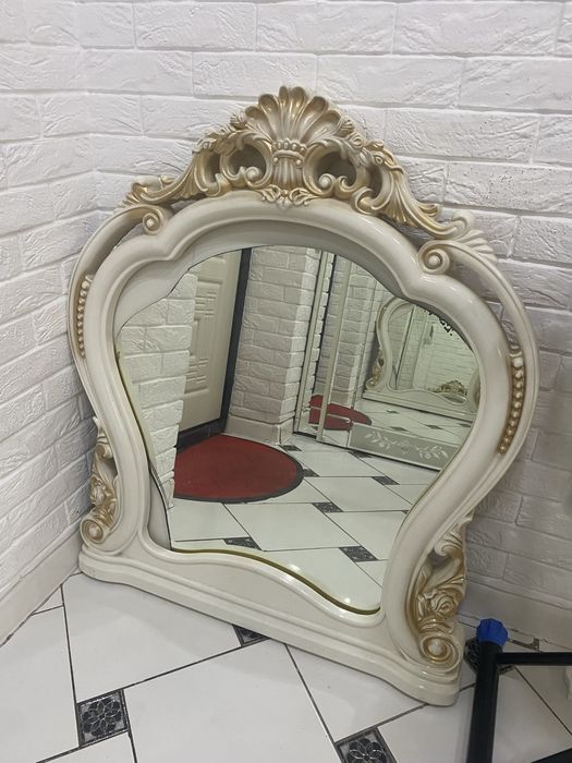 зеркало для спальной комнаты