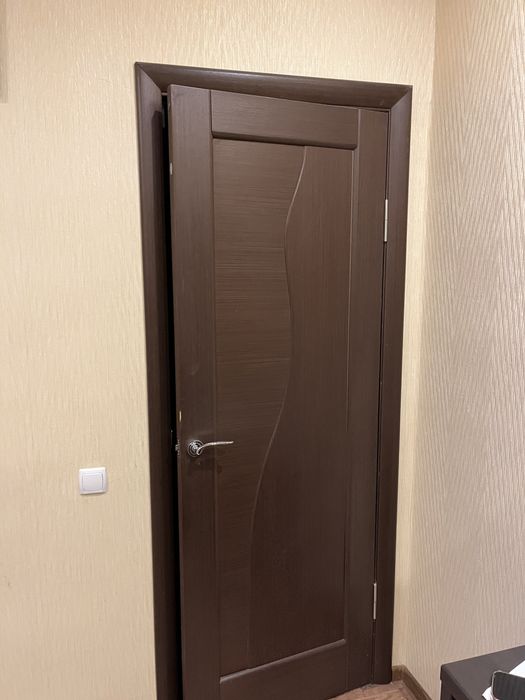 Дверь 90 см 80 см жағдайы жақсы