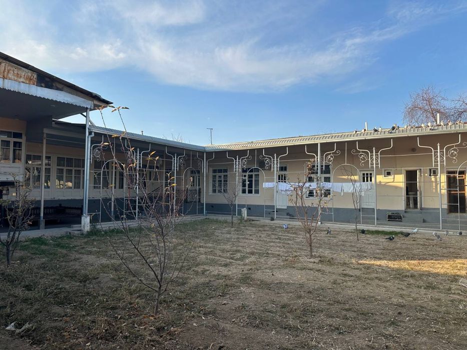 Хасанбой постдан 1,5 км кирганда угловой 9,4 сотих ер хисобида