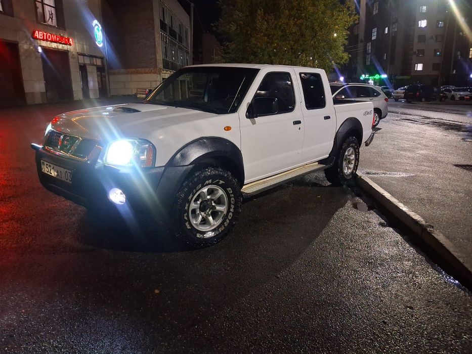 Продам пикап NP300
