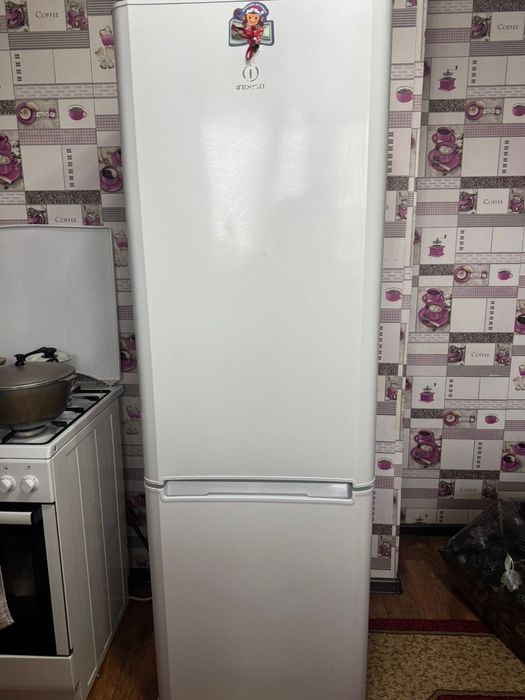 Холодильник  продам