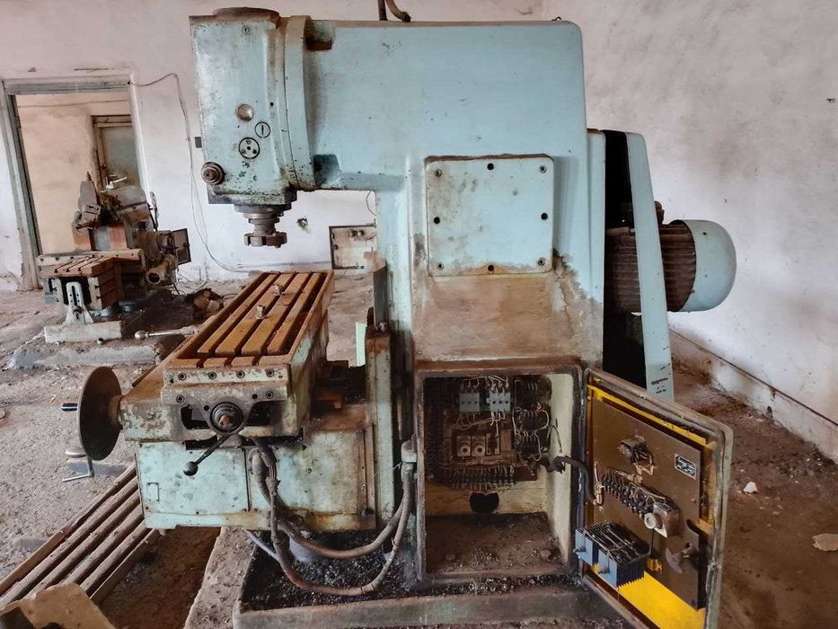 Фрезерни станок сотилади холати расмдагидай