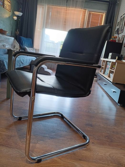 Конферентен стол