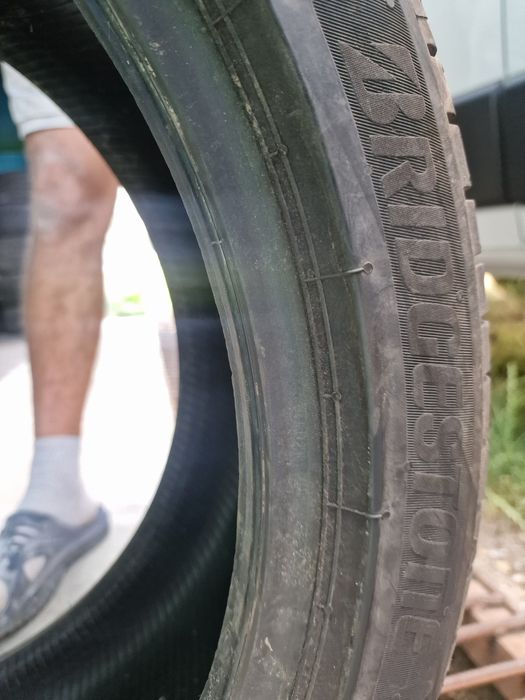 Anvelopă 255/40R19 marca Bridgestone, DOT 2023