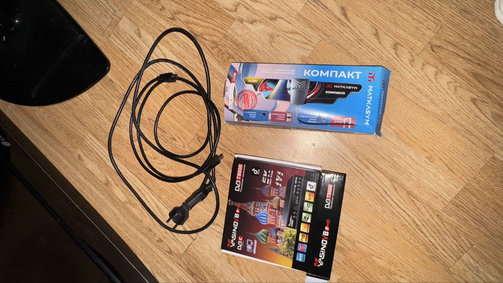 Продам Телевизор с полный комплектом