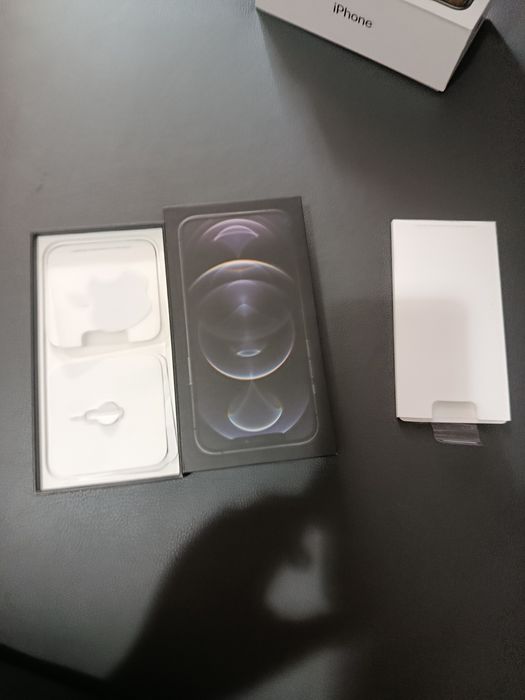 Iphone 14, XS max va Iphone 8 karobkalari