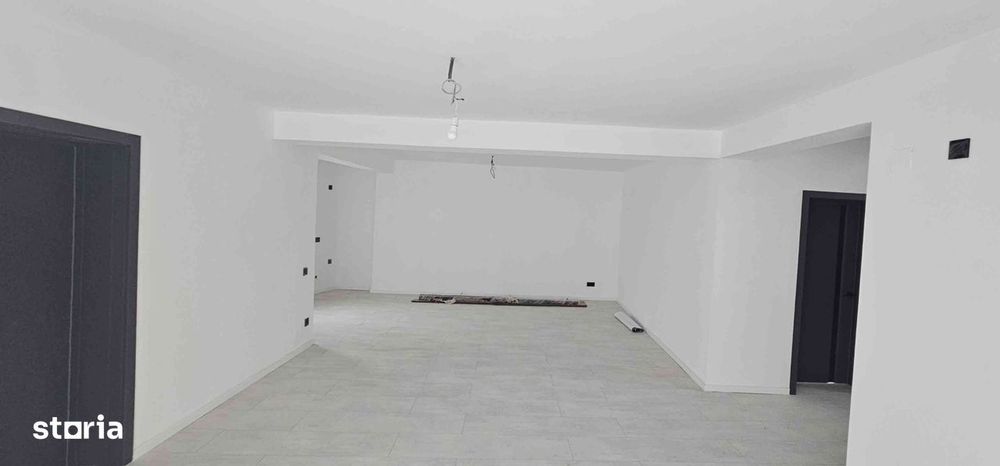 Parcul Tineretului ( amfiteatrul ) str.Martisor