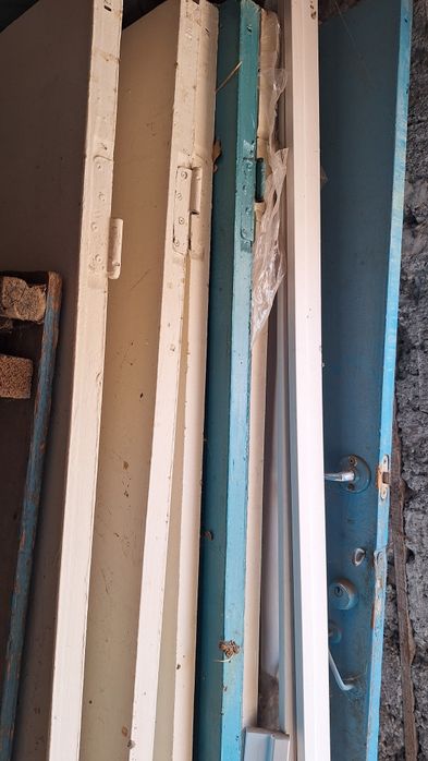 Агаш есиктер мен терезелер