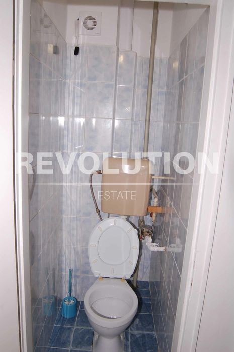 Дава се под наем Двустаен апартамент в Варна, Цветен квартал - 61 кв.м за 398.82 € - Снимка #5