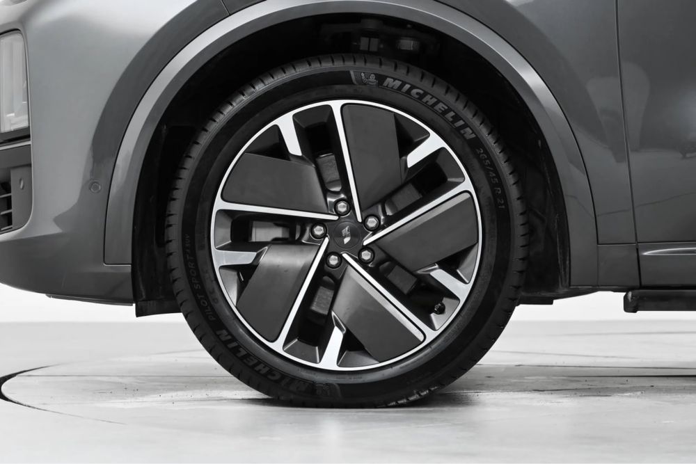 Li L9 Ultra Restayling nasiya savdo