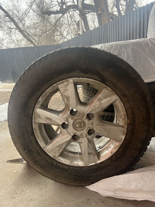 Продается шины 18 размер новые