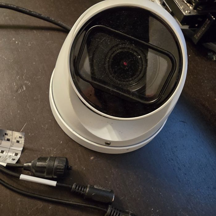 Dahua  2Mp full HD zoom motorizat 2.7mm-13.5mm model:hac hdw2241t za