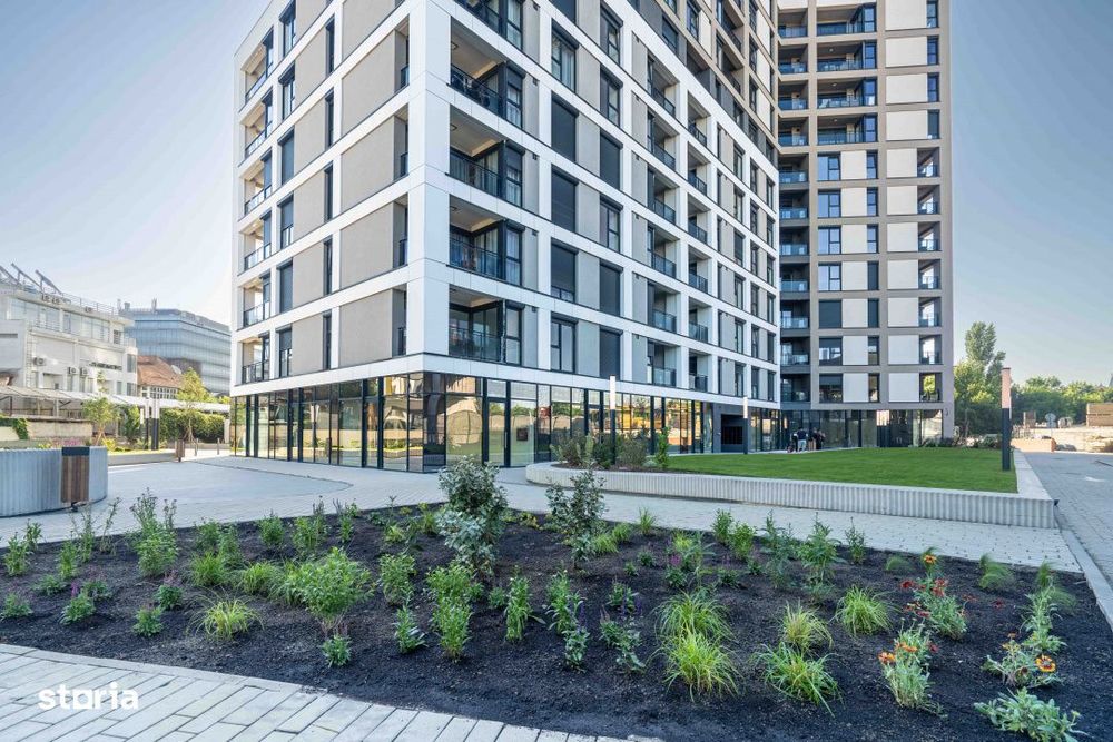 Spatiu Premium Vitrat 88 mp – Nord One, zona Piata 700