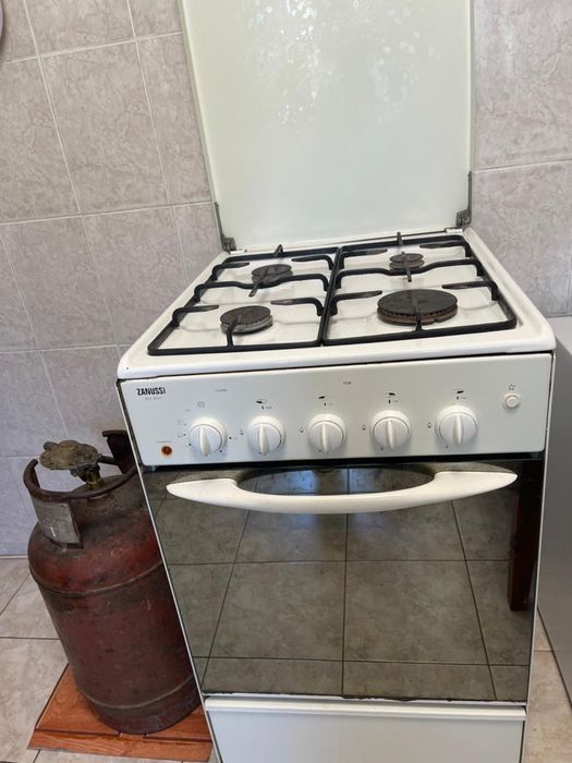 Газовая духовка.