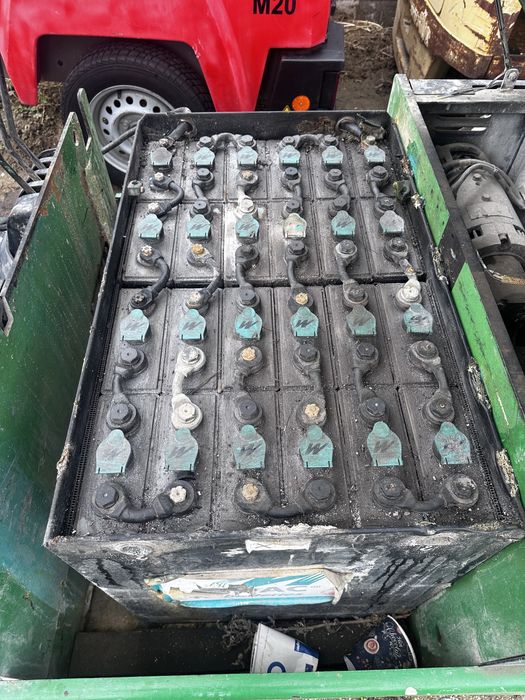 Elementi+regenerare+baterii stivuitor+panouri fotovoltaice noi si SH