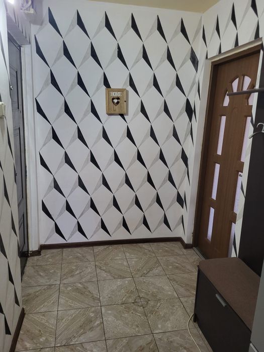 Vand apartament in Mizil si teren extravilan langa centura