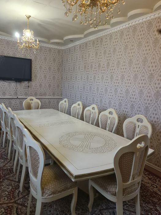 Стол гостиной продаются