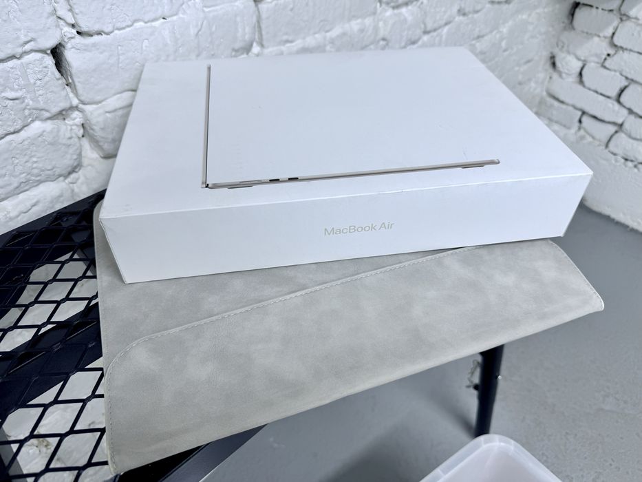 Продам ноутбук Apple MacBook Air 15 M2 Starlight 512Gb
