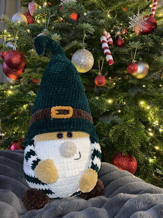 Ръчно плетено коледно гномче