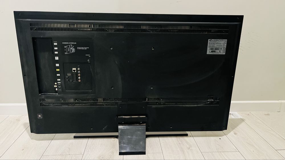 Телевизор Samsung 123 см диагональ